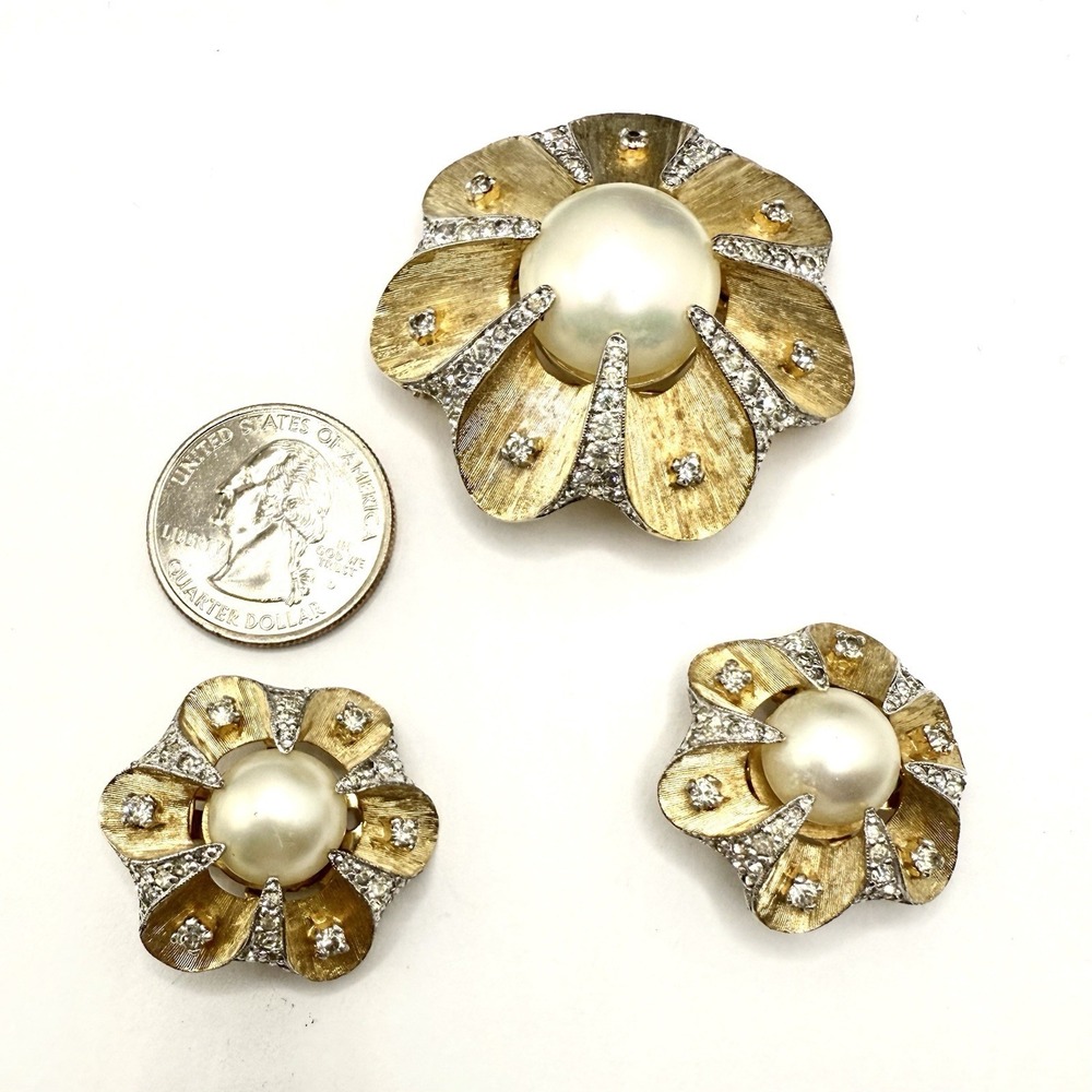 Rare Vintage Jomaz Brooch Earrings Set Gold Tone Crystal Faux Pearl Floral Clip - Picture 8 of 9